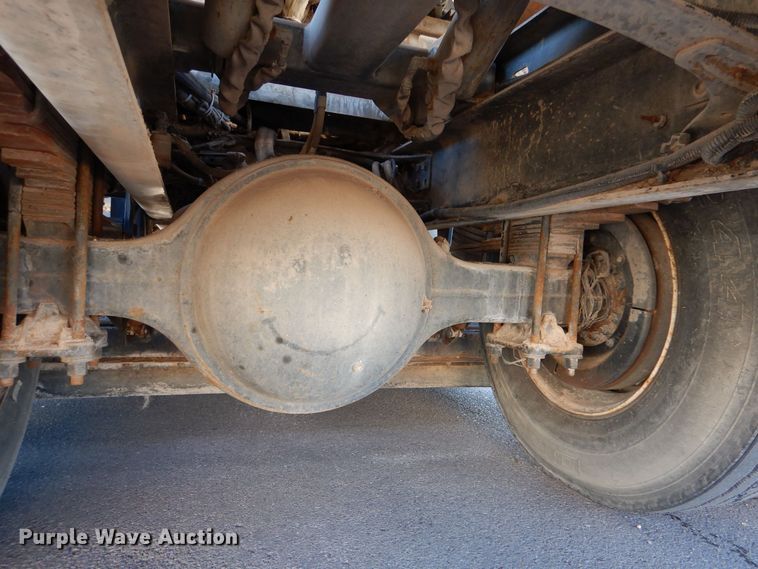 image for item MT9915 2005 Sterling SC8000  street sweeper truck