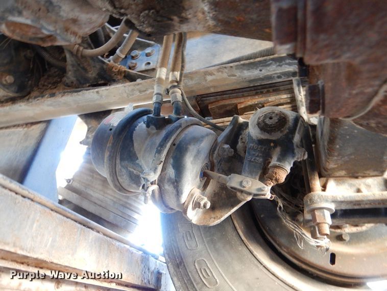 image for item MT9915 2005 Sterling SC8000  street sweeper truck