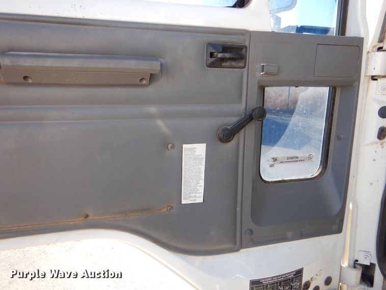 image for item MT9915 2005 Sterling SC8000  street sweeper truck