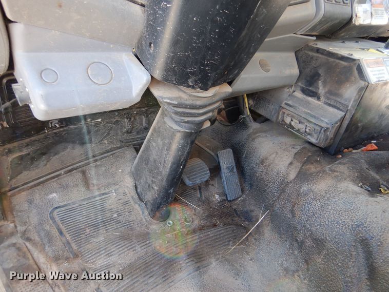 image for item MT9915 2005 Sterling SC8000  street sweeper truck