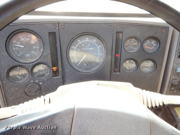 image for item MT9915 2005 Sterling SC8000  street sweeper truck