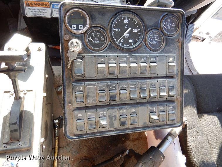 image for item MT9915 2005 Sterling SC8000  street sweeper truck