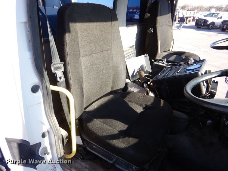 image for item MT9915 2005 Sterling SC8000  street sweeper truck