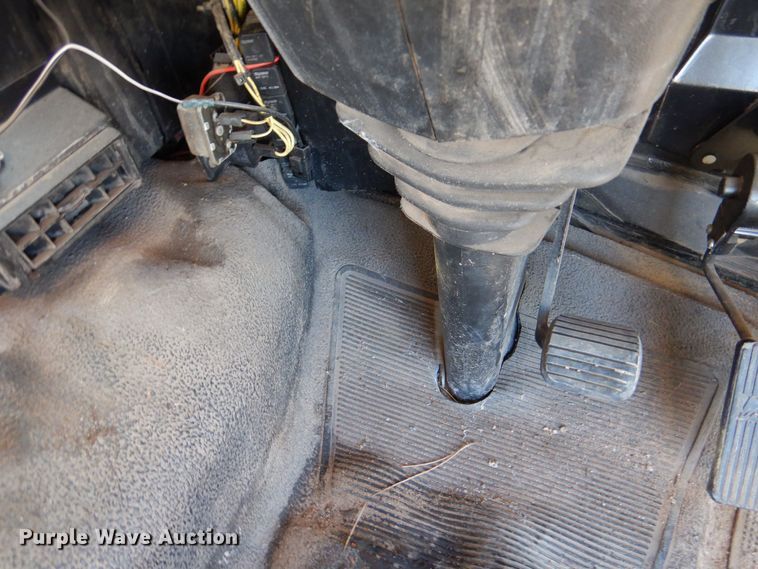 image for item MT9915 2005 Sterling SC8000  street sweeper truck