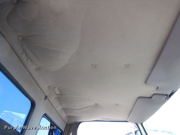 image for item MT9915 2005 Sterling SC8000  street sweeper truck