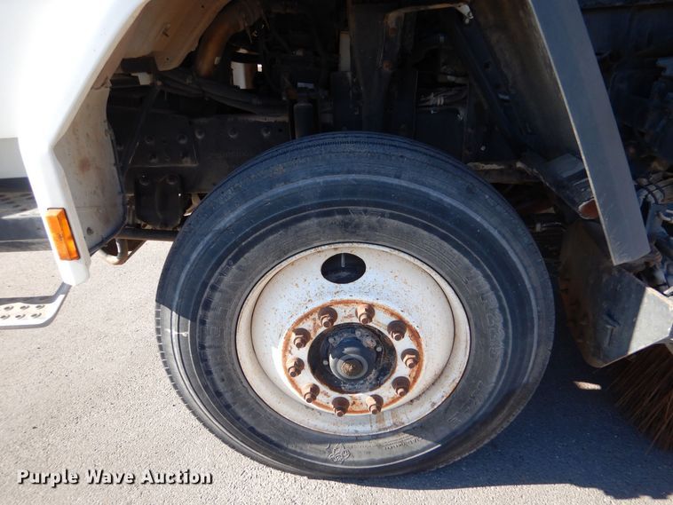 image for item MT9915 2005 Sterling SC8000  street sweeper truck