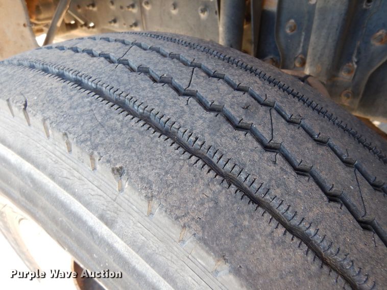 image for item MT9915 2005 Sterling SC8000  street sweeper truck