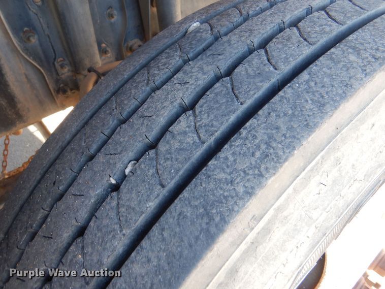 image for item MT9915 2005 Sterling SC8000  street sweeper truck