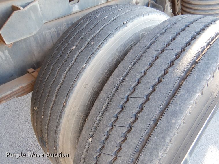 image for item MT9915 2005 Sterling SC8000  street sweeper truck