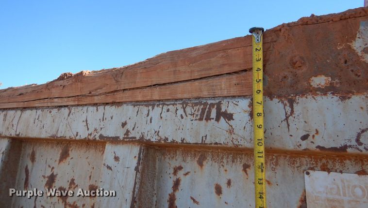 image for item MT9918 1994 Ford F700  dump truck