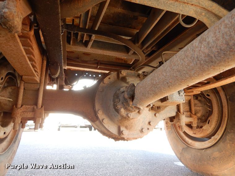 image for item MT9918 1994 Ford F700  dump truck