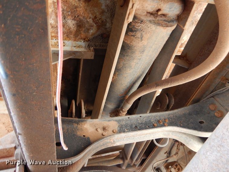 image for item MT9918 1994 Ford F700  dump truck