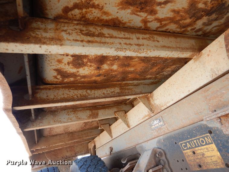 image for item MT9918 1994 Ford F700  dump truck