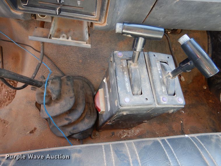 image for item MT9918 1994 Ford F700  dump truck