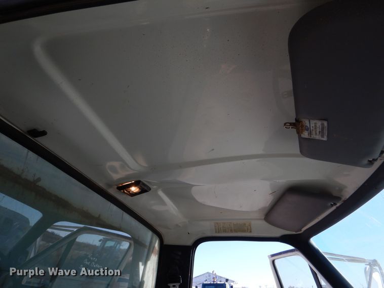 image for item MT9918 1994 Ford F700  dump truck