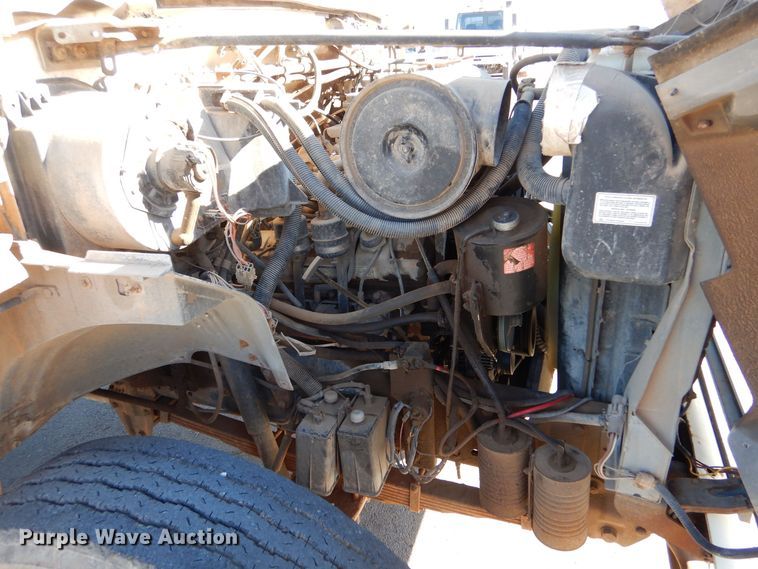 image for item MT9918 1994 Ford F700  dump truck