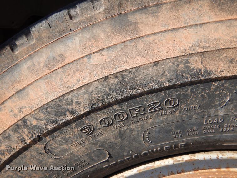 image for item MT9918 1994 Ford F700  dump truck