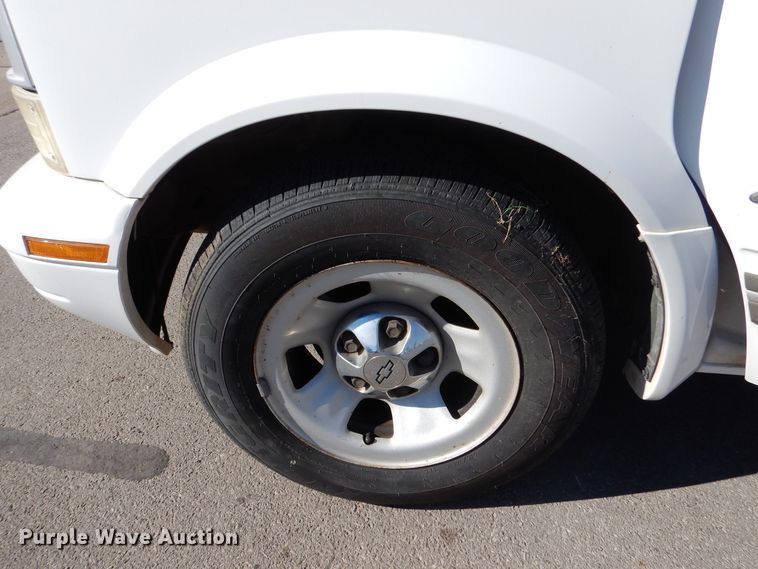 image for item MT9919 1998 Chevrolet Astro  van