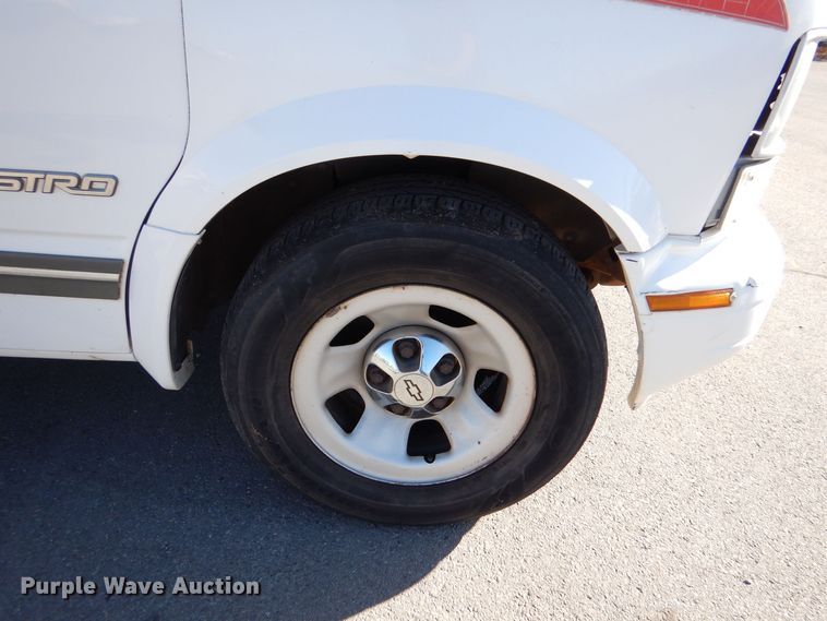 image for item MT9919 1998 Chevrolet Astro  van