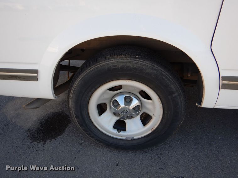 image for item MT9919 1998 Chevrolet Astro  van