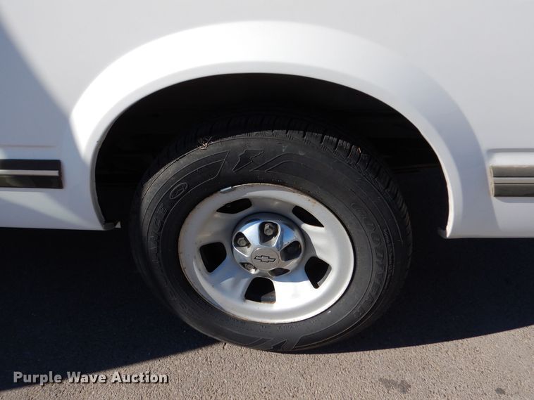 image for item MT9919 1998 Chevrolet Astro  van