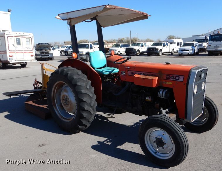 image for item MT9921 1993 Massey Ferguson 240  tractor