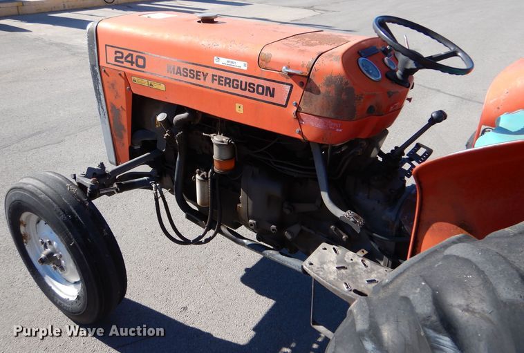 image for item MT9921 1993 Massey Ferguson 240  tractor