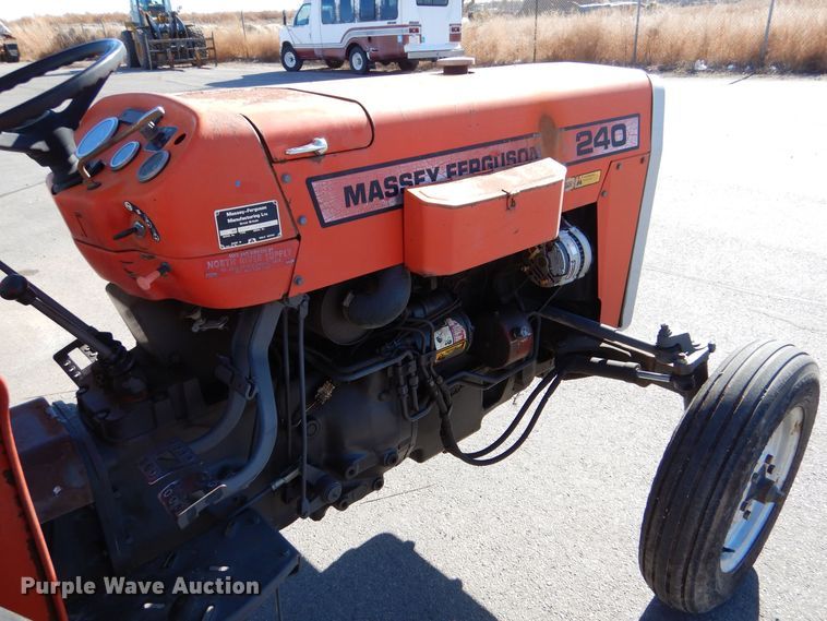 image for item MT9921 1993 Massey Ferguson 240  tractor