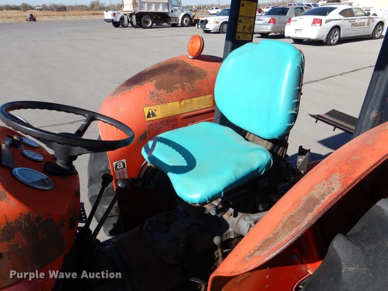 image for item MT9921 1993 Massey Ferguson 240  tractor