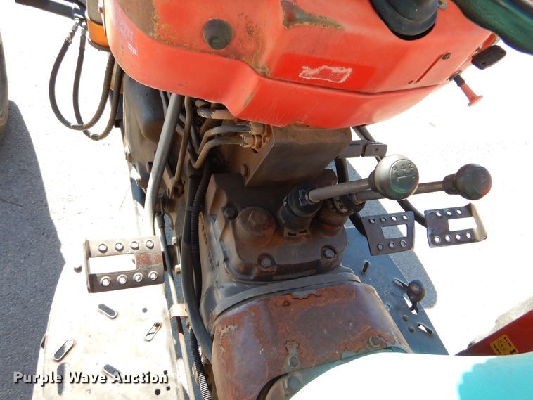 image for item MT9921 1993 Massey Ferguson 240  tractor