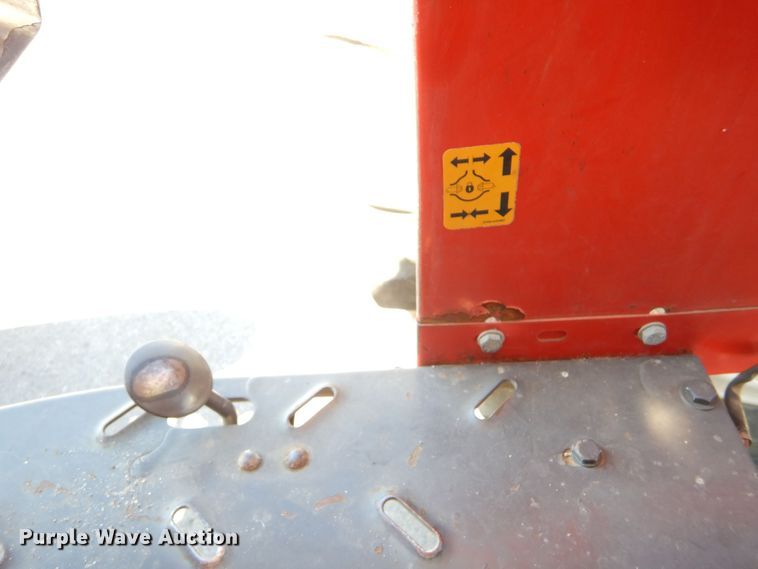 image for item MT9921 1993 Massey Ferguson 240  tractor