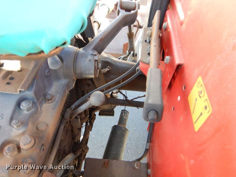 image for item MT9921 1993 Massey Ferguson 240  tractor