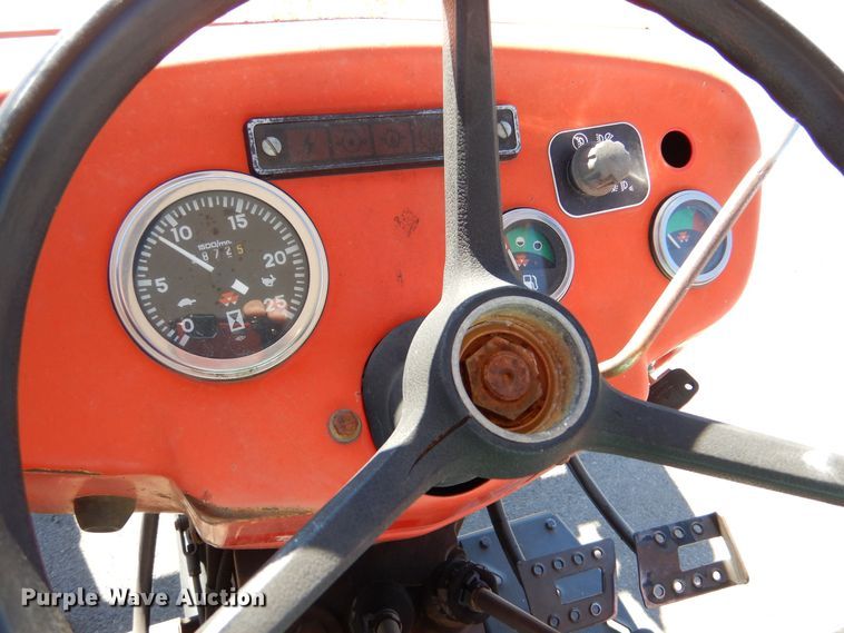 image for item MT9921 1993 Massey Ferguson 240  tractor