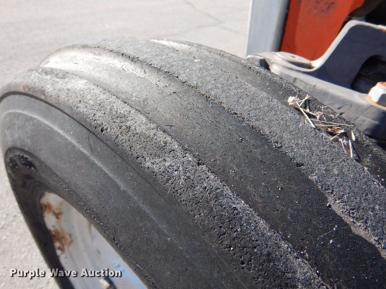 image for item MT9921 1993 Massey Ferguson 240  tractor