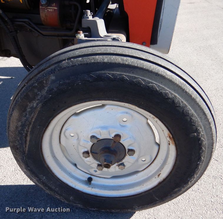 image for item MT9921 1993 Massey Ferguson 240  tractor