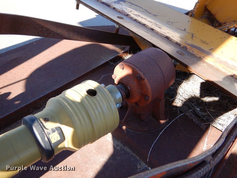 image for item MT9921 1993 Massey Ferguson 240  tractor