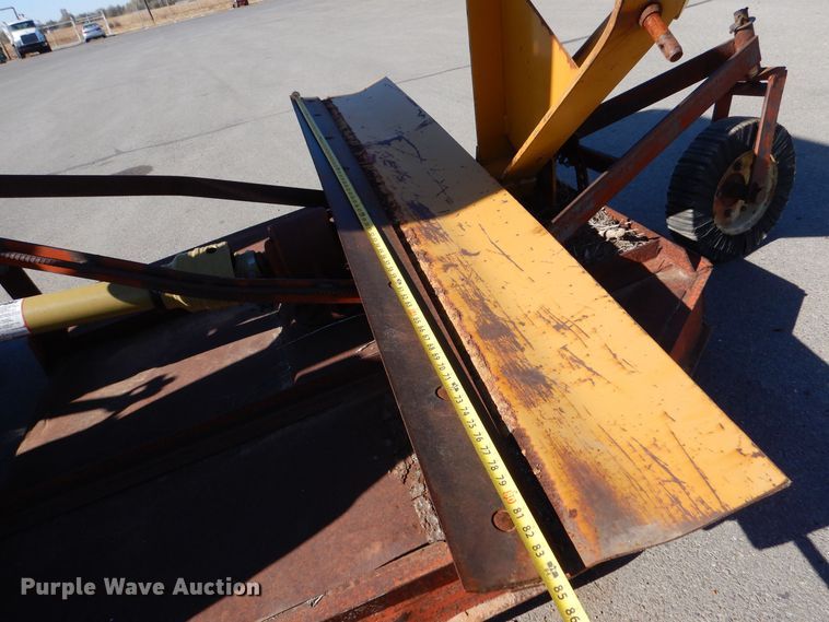 image for item MT9921 1993 Massey Ferguson 240  tractor