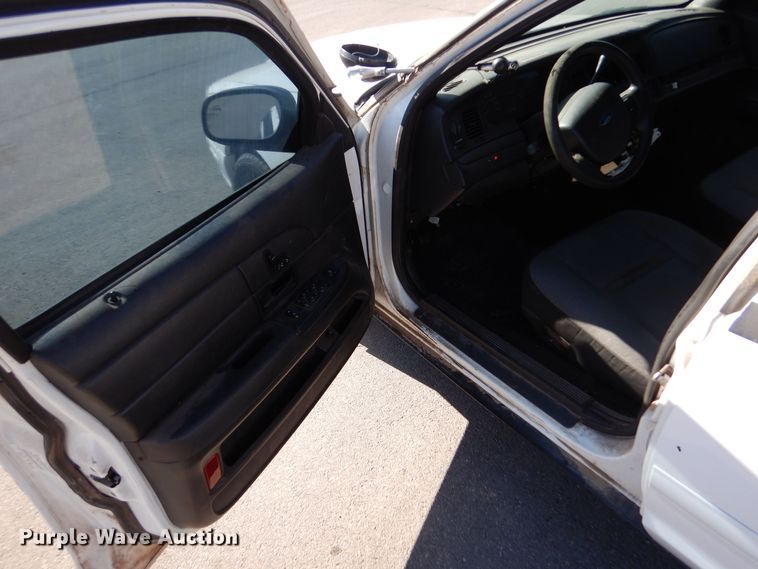 image for item MT9925 2008 Ford Crown Victoria Police Interceptor