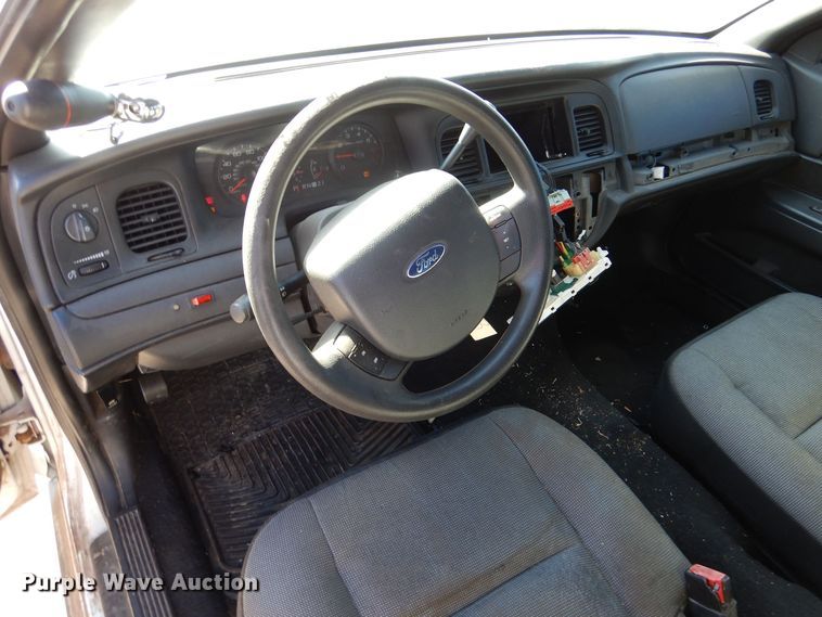 image for item MT9925 2008 Ford Crown Victoria Police Interceptor
