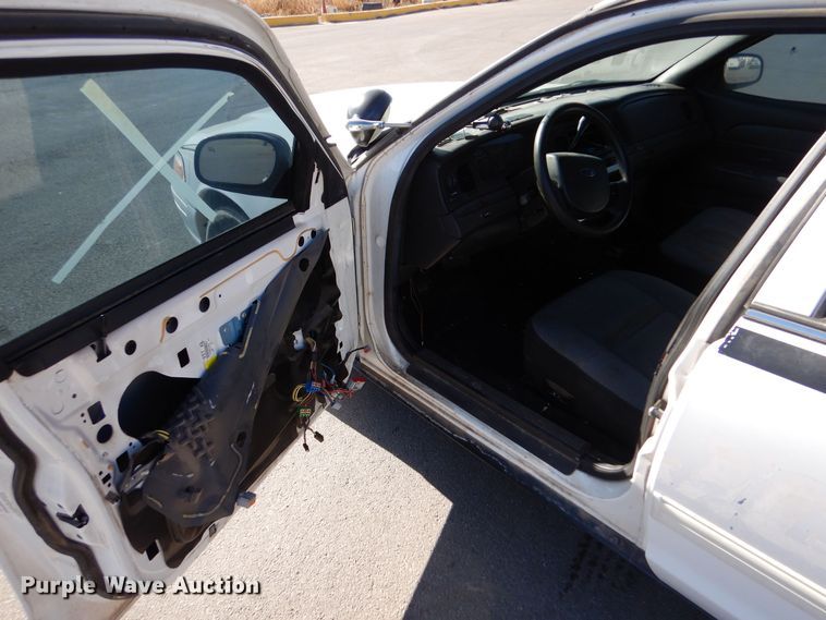 image for item MT9926 2009 Ford Crown Victoria Police Interceptor