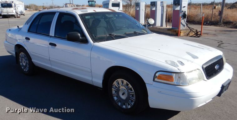 image for item MT9928 2005 Ford Crown Victoria Police Interceptor