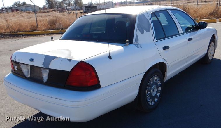 image for item MT9928 2005 Ford Crown Victoria Police Interceptor