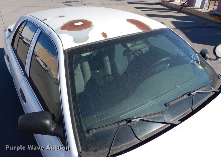 image for item MT9928 2005 Ford Crown Victoria Police Interceptor