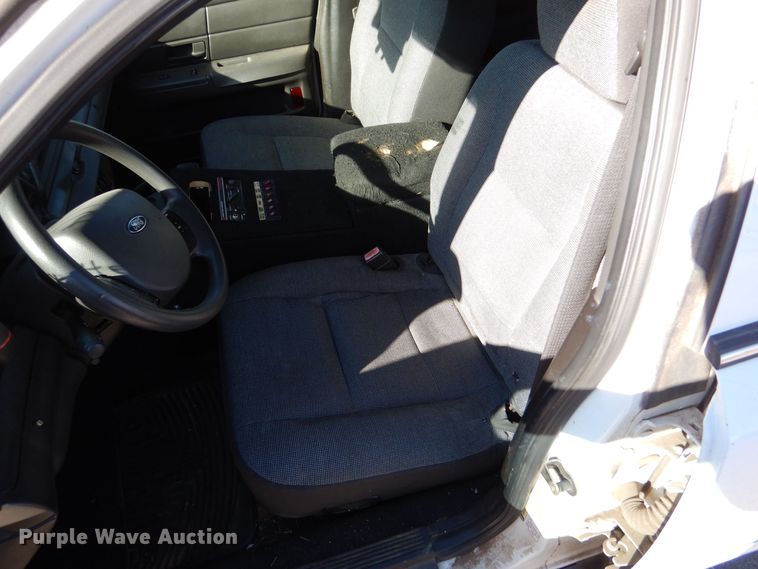 image for item MT9928 2005 Ford Crown Victoria Police Interceptor