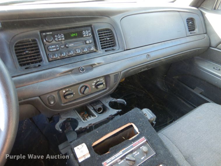 image for item MT9928 2005 Ford Crown Victoria Police Interceptor