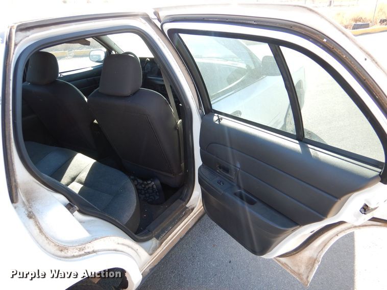image for item MT9928 2005 Ford Crown Victoria Police Interceptor