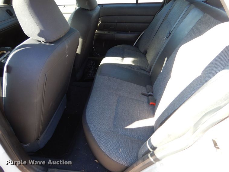 image for item MT9928 2005 Ford Crown Victoria Police Interceptor