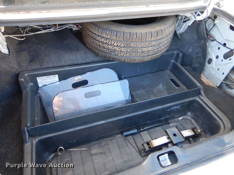 image for item MT9928 2005 Ford Crown Victoria Police Interceptor