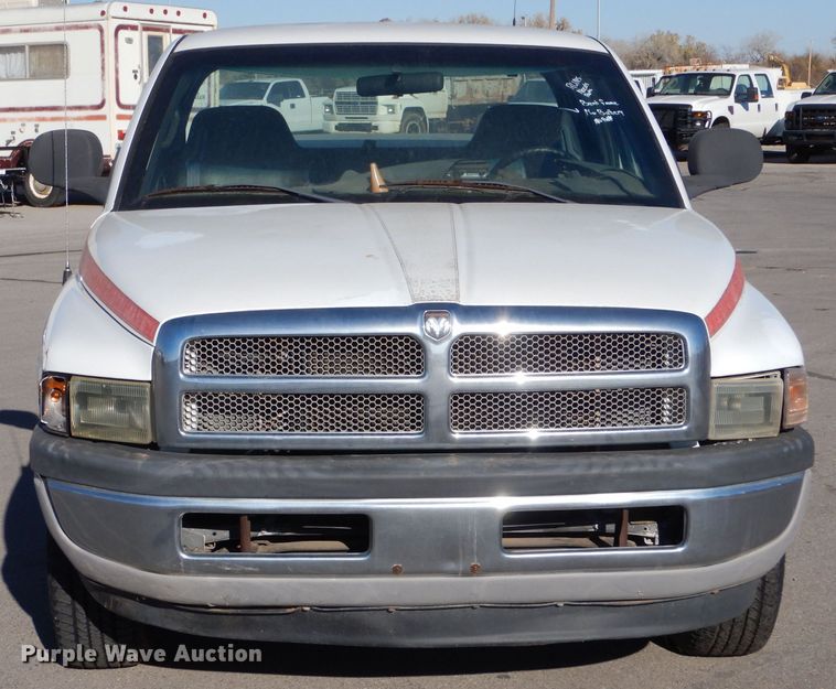 image for item MT9931 2001 Dodge Ram 1500  Quad Cab pickup truck