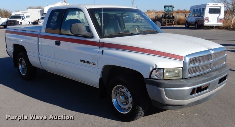image for item MT9931 2001 Dodge Ram 1500  Quad Cab pickup truck